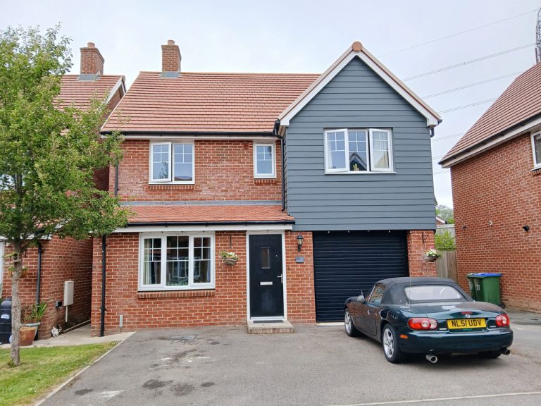 Rhodes Way, Billingshurst