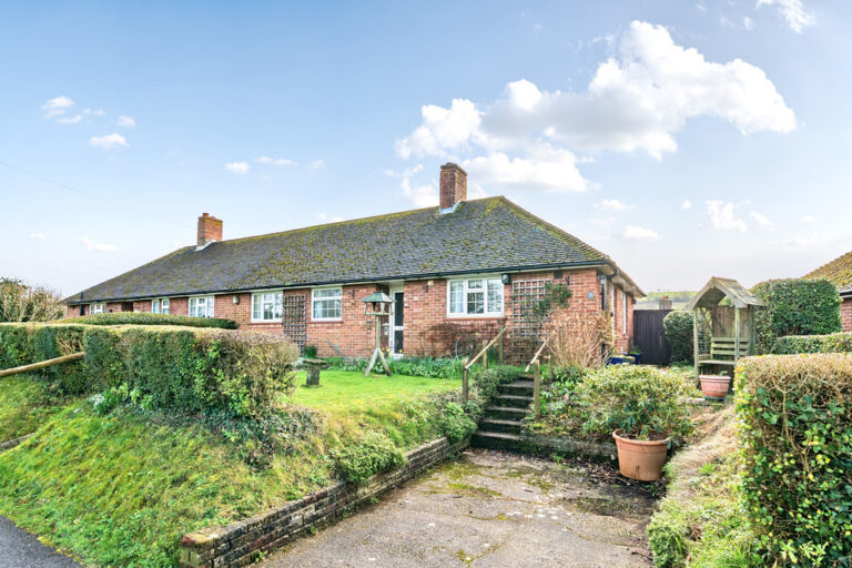 Amberley – easy distance to the village centre