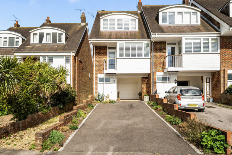 Storrington – close to amenities