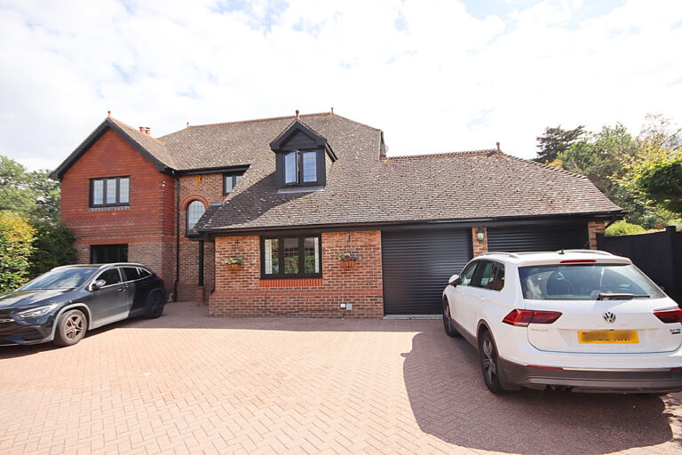 Kingsfold Close, Billingshurst