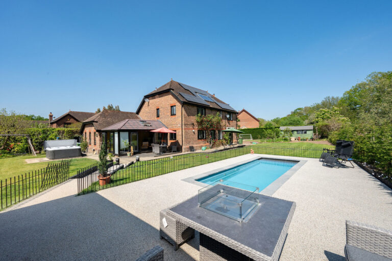 Kingsfold Close, Billingshurst