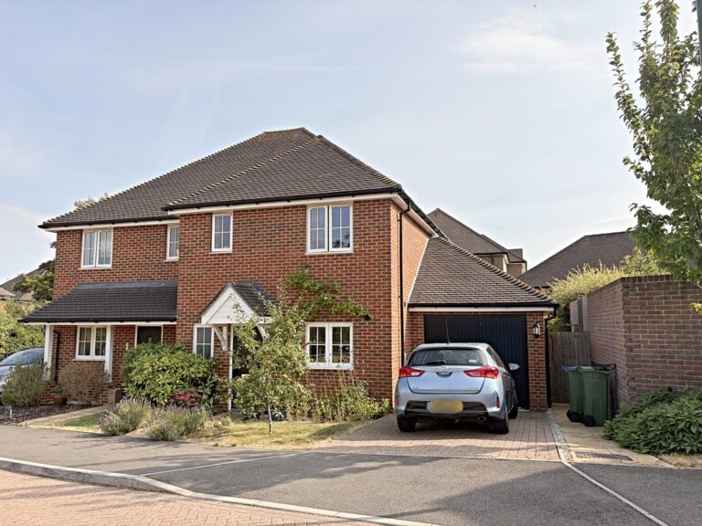 Newman Way, Billingshurst