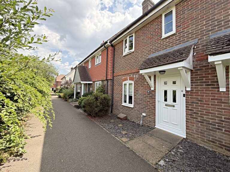 38 Luxford Way